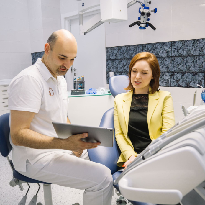 Почему темнеют зубы